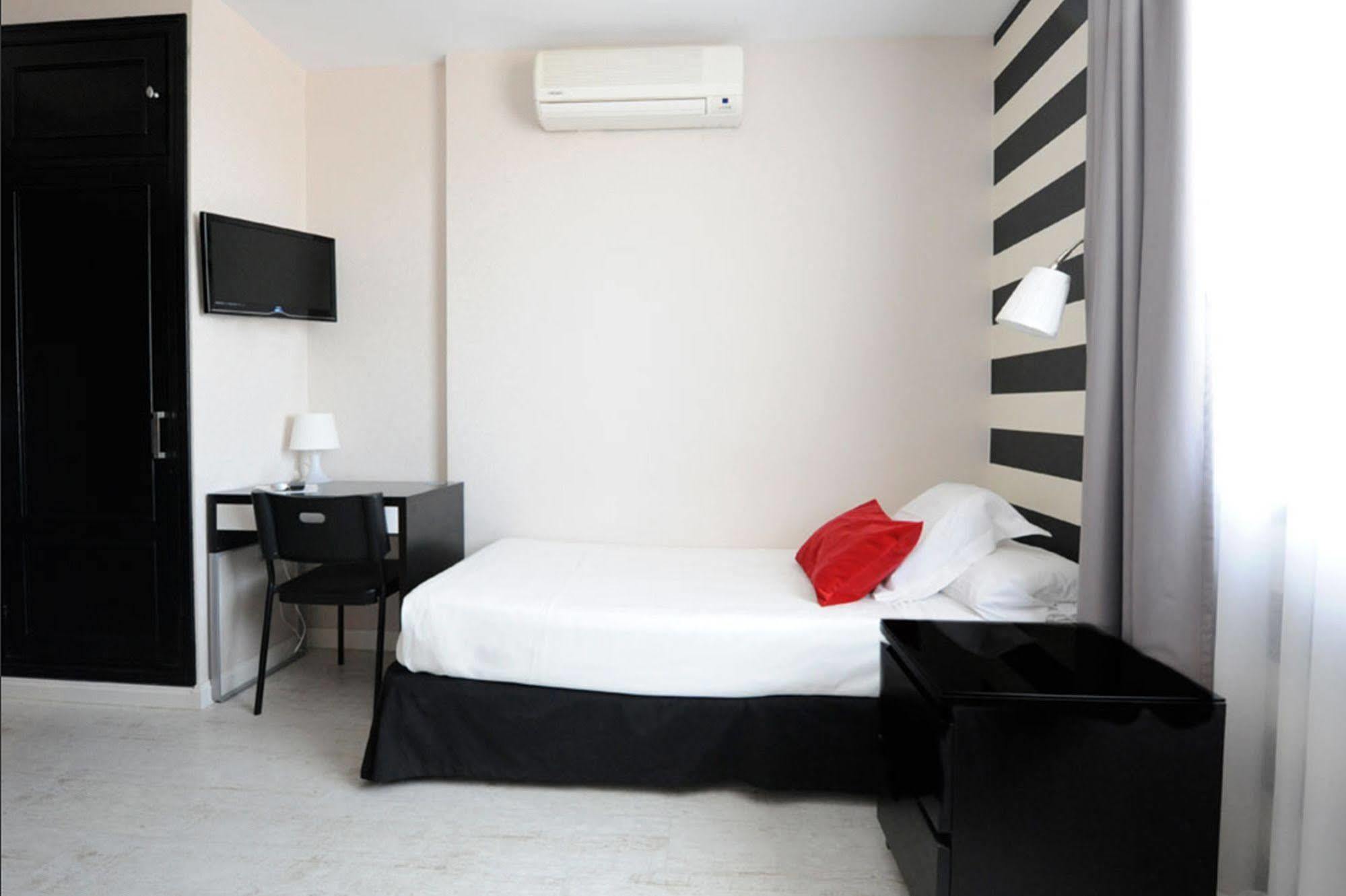 Hotel Domus Malaga Exterior photo